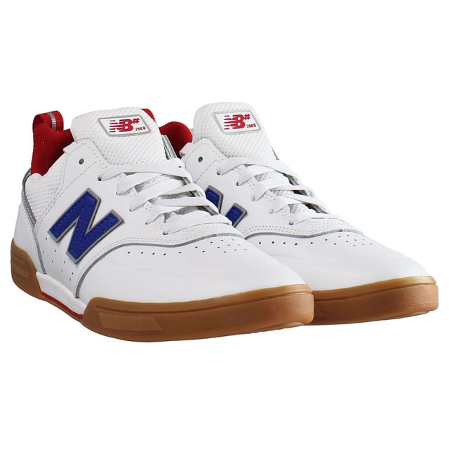 Los fanáticos del NM288 original tienen algo nuevo que amar con nuestro Sport NM288 Numérico New Balance. Estos zapatos de patineta modernizados incluyen nuevas características como una entresuela C-Cap Cap para absorción de impacto y construcción de botines para un soporte cómodo cuando está patinando. Además, la costura de borde enrollado protege la integridad del zapato para el desgaste duradero. El superior presenta gamuza y malla para darle a Streetwear una ventaja elegante.