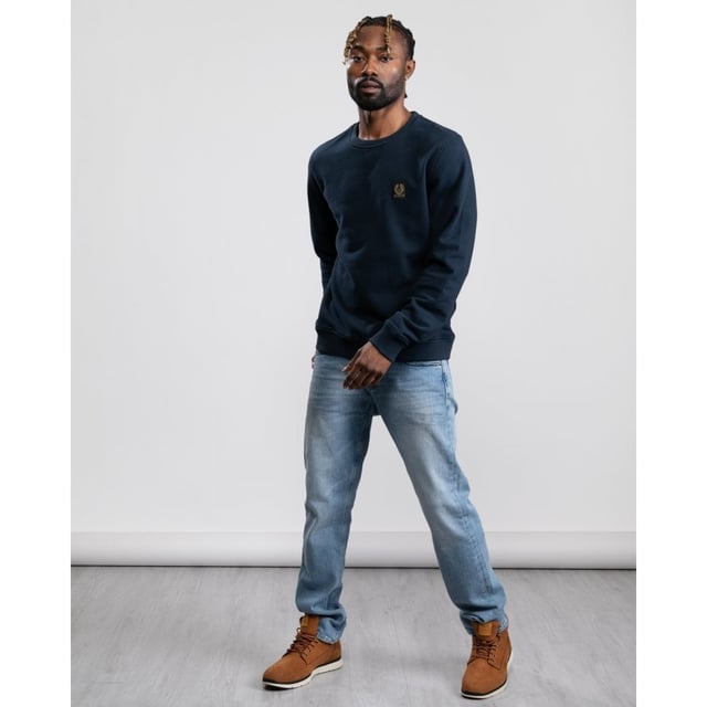 Cotton loopback jerseyLong-sleeved sweatshirt with crew neckV-stitch detailing at the collarSignature embroidered phoenix and Belstaff logo on chest External Fabric: 100% Cotton
100049