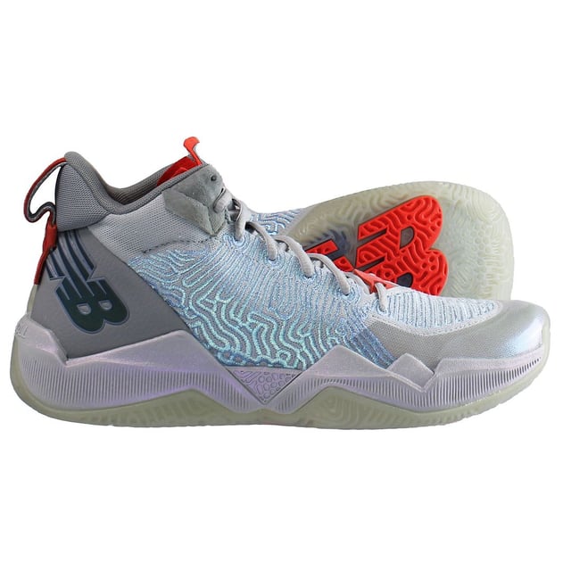 Para los jugadores no se desbloquean por posición, ya no definido por 1 a 5, los dos WXY están construidos para su estilo de juego. Hyper-diseñado para la velocidad y la agilidad en ambos extremos de la cancha, es un zapato de rendimiento lleno de tecnología para ese momento explosivo cuando cambias de ofensiva a defensa a ofensiva nuevamente. Los dos WXY se especializan en versatilidad: el creador de juegos del juego sin posición de hoy.

Características
Fuelcell Foam ofrece una sensación propulsora para ayudarlo a avanzar
La construcción de puntadas cinéticas agrega soporte donde se necesita sin comprometer la flexibilidad
Superior sintético con superposiciones sin costo para soporte adicional
Vástago de la entresuela para la rigidez torsional en el zapato
Suela exterior basada en datos para la tracción donde se necesita más
Collar medio para la estabilidad del tobillo
Consejo de lengua sin costura para un ajuste cómodo
Ortolite sockliner ofrece comodidad receptiva
Cierre de cordón