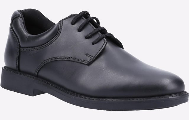Classic Boys Back to School shoe from Hush Puppies - Tim Junior has the iconic Fit Left Fit Right fitting system, premium leather plain toe derby shoe with padded collar for extra comfort whilst the Micro-Fresh lining keeps feet dry
Fit Left Fit Right - Unique fitting system allows for 5 different width fittings for each individual foot. Every pair of shoes comes with 3 pairs of footbeds
-Smart leather upper
-Micro-Fresh lining keeps feet dry and fresh
-Classic smart plain toe derby
-Padded collar for extra comfort
-Lace up fastening