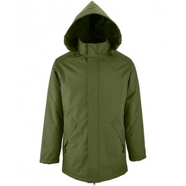 Polyester vulling en voering. Douche- en winddicht. Verborgen afneembare kap met regelaars. Met vlies gevoerde kraag. Ritssluiting over de gehele lengte met stud and tear release stormflap. Twee voorzakken. Een interne zak. Scheurvergrendeling verstelbare manchetten. Open zoom. Toegang voor decoratie. Materialen: Polyester buitenkant met PVC-deklaag.