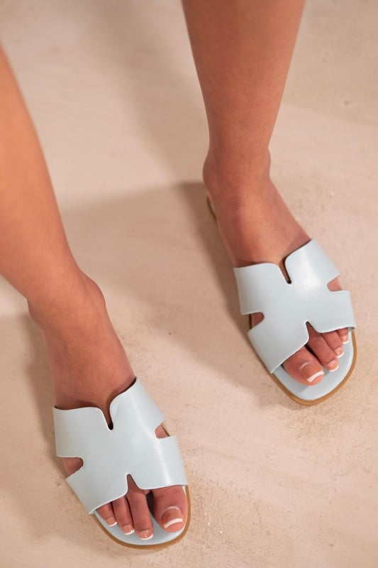 Sky blue 2024 flat sandals
