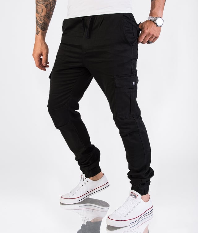 Die Chino Hosen von Rock Creek eignen sich ganz ausgezeichnet für legere Casual-Looks. Sie bieten eine angenehm weite Passform und sehen dabei auch noch richtig lässig aus. Beim gemütlichen Stadtbummel, beim Familienausflug oder in der Uni leisten die komfortablen Hosen gute Dienste. Darüber hinaus zeichnen sich die Chinos von Rock-Creek durch eine erstklassige Verarbeitung und eine hohe Qualität aus.