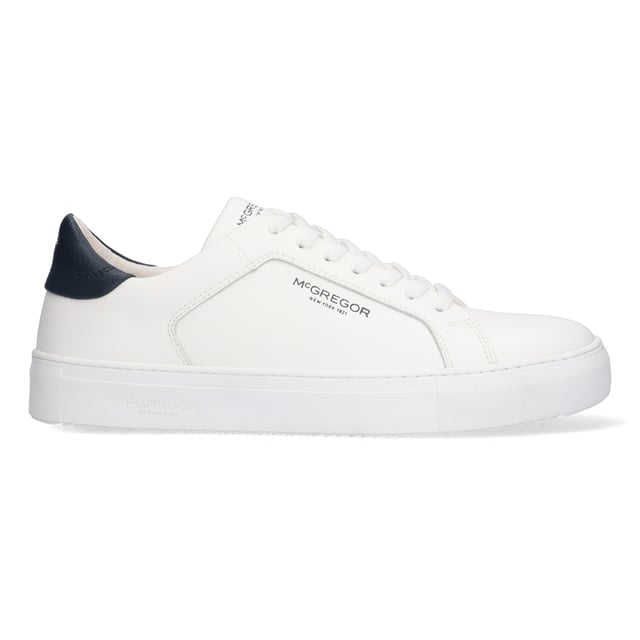 Zapatillas McGregor para hombre. Están fabricadas en piel de alta calidad. La zapatilla tiene una plantilla extraíble de EVA, que proporciona una buena amortiguación.  Marca: McGregorNombre del modelo: HamiltonCategoría: zapatillas para hombreMateriales: cueroColor: blanco, azul