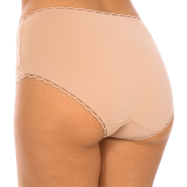 Braguita estilo slip Playtex.
Parte delantera superior con bordado de flores, para un estilo ultra femenino y refinado.
Detalle de lazo en la parte superior.
Tejido cómodo y transpirable.
Costuras vistas a tono.
 Composición: 84% Poliamida , 16% Elastano
 Cuidados:
Lavar a temperatura máx.40º.
- No usar lejía.
- No usar secadora.
- No planchar.
- No lavar en seco.