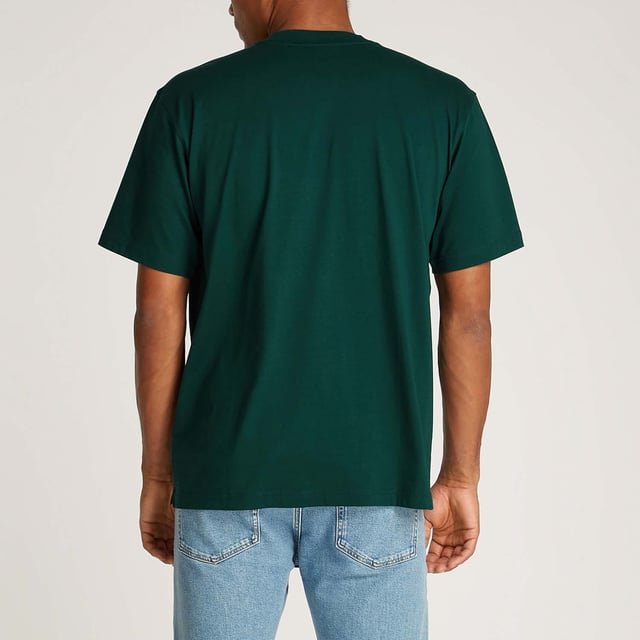 inchShort-sleeved T-shirt from Calvin Klein Jeans. This staple T-shirt will bring a streamlined look to your casualwear rotation.Highlights• Pure regenerative cotton• Short sleevesFit• Relaxed fitMaterial Composition• Main composition: regenerative cotton (100%)Sustainability Certification • RegenAgriCare instruction Machine Washable at 40°CTumble dry gentle cycleWash & dry inside outArticle Code: J30J326857LJX inch