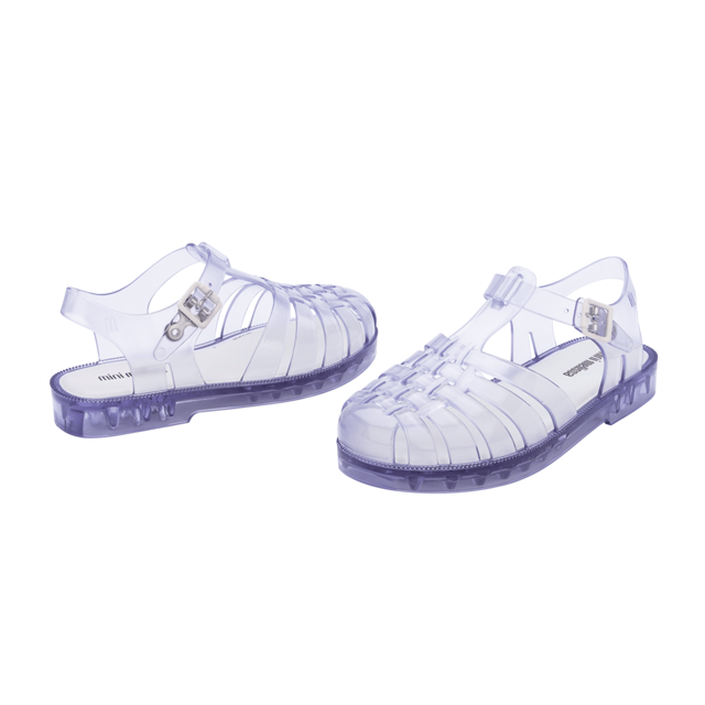 Don't let your mini fashionista miss out on looking unbelievably stylish! One of the most unforgettable styles, the Melissa Possession is back in a fun and vibrant new color palette. An absolute 90s icon that was the shoe of an entire generation, it is incredibly cozy and exudes personality and nostalgia. Don't let your little miss out, and make sure they get to play in comfort and style!