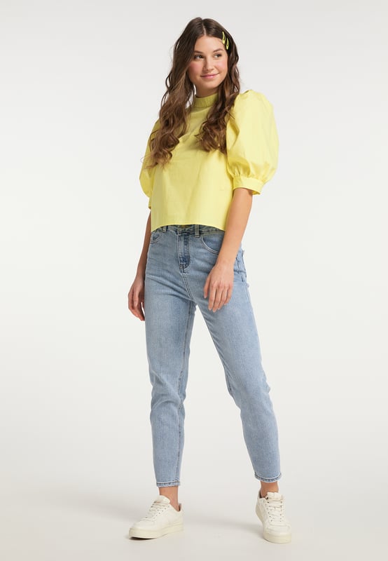 geen voering/geen voering, geen vulling  De pofmouwentrend uit de jaren 80 viert zijn stijlvolle comeback met deze blouse van myMo. De katoenen stof is aangenaam zacht tegen de huid. De pofmouwen met ingelegde plooien aan de mouwzoom harmoniëren met de knallende plooien aan de bovenkant en creëren een bobbelig silhouet. Een zilveren ritssluiting met een ronde rits maakt het gemakkelijk om aan te trekken en voegt een accent toe onderweg. In combinatie met jeans en laarzen creëer je een trendy look!  top