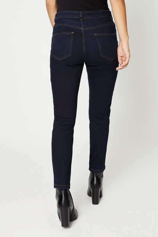Destination denim. From classic straight leg and your favourite skinny's and jeggings to retro-inspired wide leg and tapered mom jeans, find your dream fit in our women's jeans collection. Whether you want to make a statement or looking to update your essentials, our edit of women's jeans has you covered for every mood and moment. Style: Petite Comfort Stretch Slim Jeans.  Ideal for: Daywear.  Fit: Slim.  Model wears size UK 10 and is 5' 3" tall.