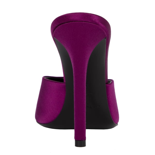 peep-toe mules with an almond toe and stiletto heel, featuring a round saint laurent-engraved metal plaque on the insole.

leather sole
TOTAL HEEL HEIGHT: 11 CM / 4.3 INCHES

SILK

Made in Italy