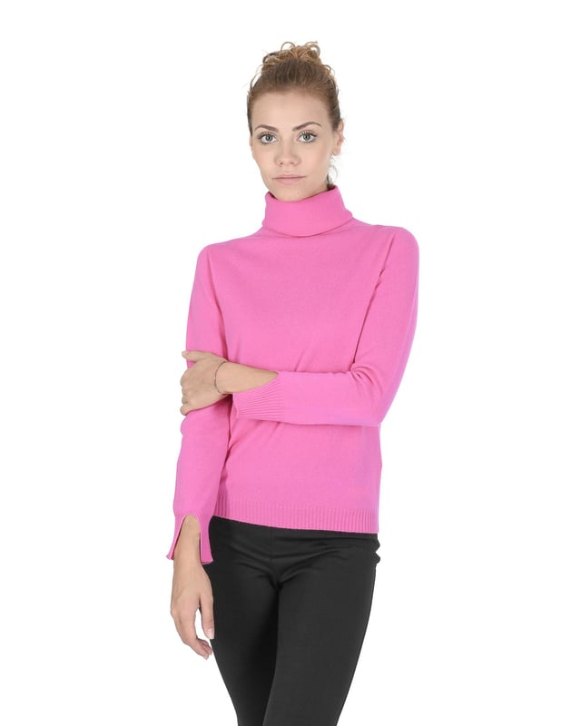 Material de cachemir de calidad premium  
Estilo de cuello alto  
Hecho en Italia  
Cortado exclusivamente para mujeres  
Color fucsia elegante  
Diseño atemporal y sofisticado  
100% CACHEMIR