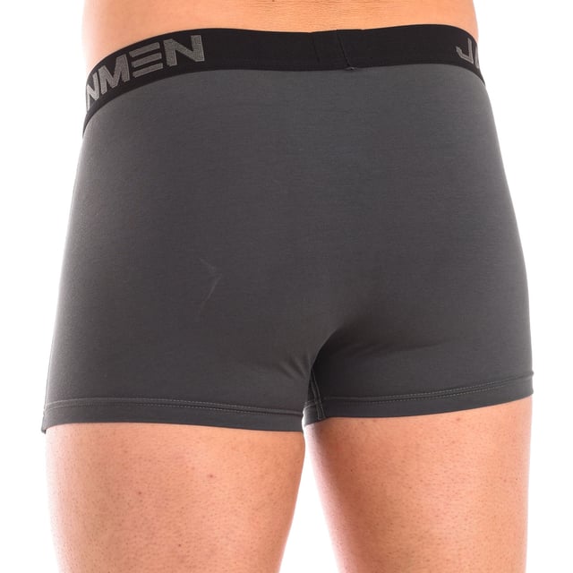 Pack-3 Boxers JanMen.
 Elastic rubber waistband with embroidered brand name.
 Breathable fabric.
 Anatomical front with the ability to hold without squeezing.
 Seams seen in tone.
 Composition: 92% Cotton, 8% Elastane
 Care:
Wash at maximum temperature 30º.
 Do not use bleach.
 Do not use dryer.
 Do not iron.
 Do not dry clean.