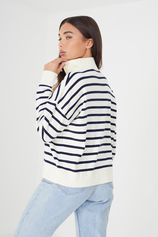 Upgrade your transitional wardrobe with this knitted jumper from Brave Soul. With a stripe design, the jumper features a half zip fastening and ribbed collar and cuffs. Team with a pair of jeans for a relaxed style. Model wears UK size S.