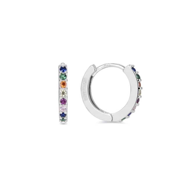 Aros valarys de plata de ley 925 y circonita multicolor con acabado en baño de rodio. Trendy representa las tendencias clave en el mundo de la moda. Nuestra línea más espontanea, con un marcado carácter boho y espíritu moderno que concentra en joyas repletas de color entre las que destaca el uso de piedras naturales y diseños en forma de amuletos y talismanes.