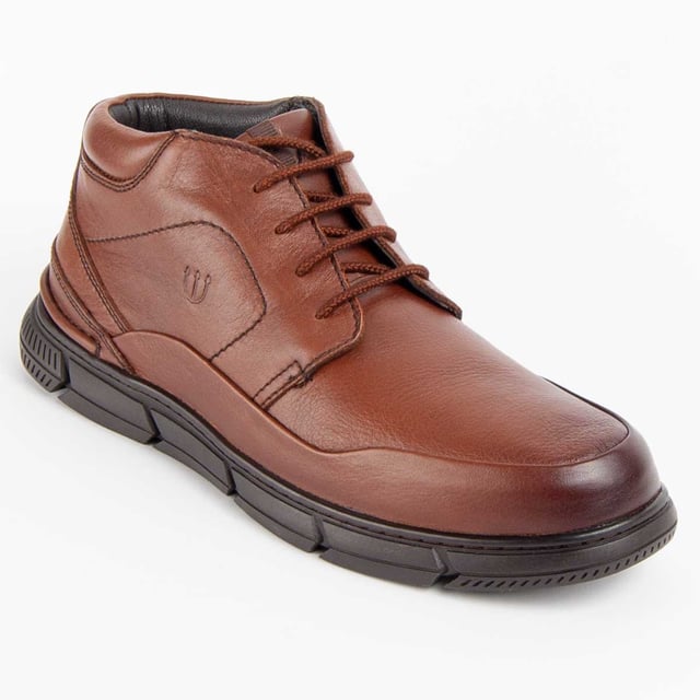 Purapiel guarantee, 10 years warranty. Men's boot. Made of 100% natural leather free of Chromium VI. Top quality materials. Non-slip rubber sole. Waterproof membrane. Padded insole. Manufactured by other brands for our brand.
