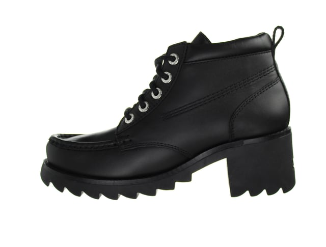 Iconic Must-Have para los niños expertos en estilo de los años 80 y 90, The Kick Hi tiene un poco de altura adicional con el archivo alto de Klio inspirado en el archivo. Construida alrededor de nuestra característica única, esta silueta femenina audaz y femenina lleva nuestro ADN patrimonial a un zapato de cuero mate completamente negro. Con nuestras costuras triples, ojales de marca y cómodo collar acolchado, el Klio Kick Hi te ofrece un estilo duro y sobresaliente.
Suela de goma gruesa con tacón de 6 cm
Pateadores de firma triple costuras
Coloque cómodo
Cordones laterales de estilo vintage
Pestañas icónicas de pateadores rojos y verdes
Opos de marca
