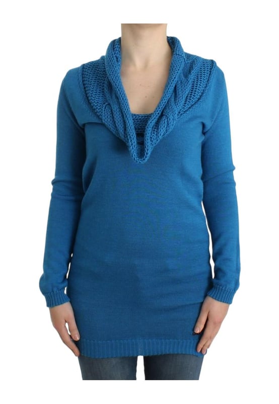 Suéter de Cuello Caja CNC 100% Auténtico  
Material: 50% Acrílico, 15% Alpaca, 25% Lana Merino, 10% Nailon  
Color: Azul  
Modelo: Suéter de Cuello Caja  
Detalles del logo  
Etiquetas originales y bolsa de tienda incluidos