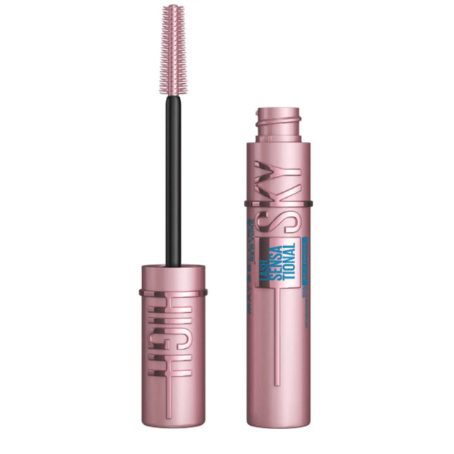 Amplify your lashes like never before with the Maybelline Lash Sensational Sky High Waterproof Mascara in shade ‘01 Black’. The brand’s exclusive flex tower mascara brush is designed to lift each lash from the root, providing intense volume and length.