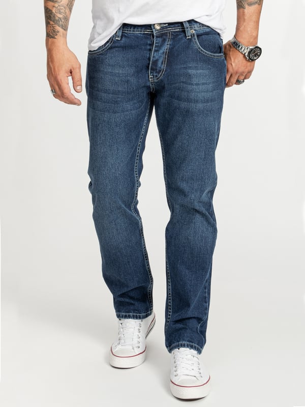 Rock Creek Herren Jeans RC-2402: Perfektion in Blau Unvergleichlicher Komfort mit Stretch-Denim Die Rock Creek Herren Jeans RC-2402 ist die perfekte Mischung aus Stil und Komfort. Hergestellt aus hochwertigem Stretch-Denim, bietet diese Jeans eine ideale Passform, die sich jeder Bewegung anpasst. Egal ob im Büro, bei Freizeitaktivitäten oder beim Abendessen, mit dieser Jeans fühlst du dich den ganzen Tag über wohl.  Zeitloser Stonewashed-Look Der klassische Stonewashed-Look verleiht der RC-2402 Jeans eine moderne und zugleich zeitlose Ästhetik. Die blaue Waschung sorgt für einen coolen und lässigen Look, der sich vielseitig kombinieren lässt. Ob mit einem T-Shirt, einem Hemd oder einem Hoodie – diese Jeans ist immer die richtige Wahl.  Praktischer Five-Pocket-Style und zuverlässiger Knopfverschluss Mit dem bewährten Five-Pocket-Style bietet die Rock Creek RC-2402 genügend Platz für deine Essentials. Der robuste Knopfverschluss sorgt für sicheren Halt und die langlebige Verarbeitung garantiert, dass diese Jeans auch nach zahlreichen Waschgängen ihre Form und Farbe behält. Eine Investition in Qualität und Stil!