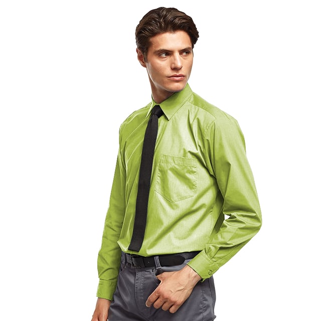 65% Polyester, 35% Katoen. Stof: Popeline, Weven. Ontwerp: Eenvoudig. Zakken: 1 borstzak. Bevestiging: Knop. Manchet: Geknoopt. Mouwtype: Met lange mouwen. Halslijn: Verstevigde kraag, Omgeslagen kraag. Zoom: Recht. Rugstuk, Easy-Care. 105gsm. Duurzaamheid: Amfori, BSCI, REACH, Sedex, WRAP Gecertificeerd.
