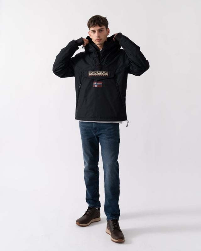 The embodiment of Napapijri's heritage, the Rainforest has been keeping people warm and sleek since 1995. The beloved anorak returns with new rubber branding, a double-zip fastening, ventilation eyelets and an adjustable hem and hood. It's built for the outdoors with breathable, water-resistant fabric and down-free, recycled padding insulation that provides lightweight warmth in cold weather.

Anorak
Waterproof fabric: 3000Mmh20 (suitable for light rain and snow)
Breathable fabric: MVP 3000G/m2-24 hour
Critically taped seams
Side zip fastening
Advanced hood regulation
Ventilation eyelets
Inner cuffs
Adjustable hem
Additional inner collar opening
Patches
Printed details

Main fabric: 100% Recycled PolyesterLining: 100% Recycled PolyesterPadding: Comfortemp® Padding 100% Recycled Polyester
NA4IB9
 