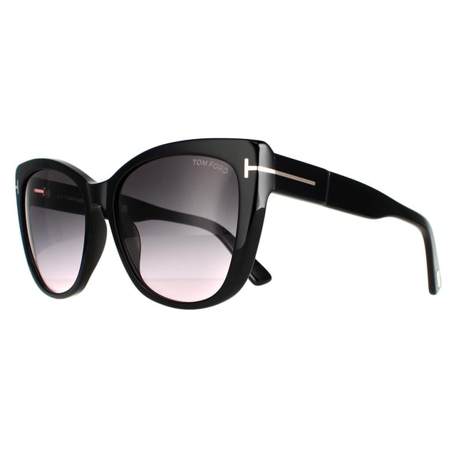 Tom Ford Cat Eye Womens Shiny Black Smoke Gradient FT0937 Nora zonnebrillen zijn een prachtig kattenoogontwerp gemaakt van dikke acetaat en verfraaid met het Tom Ford T -logo op de tempels.