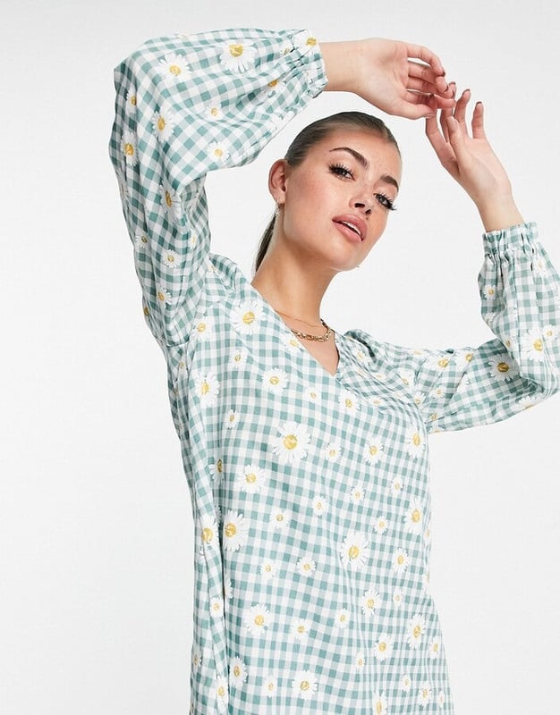 Check and floral print
V-neck
Balloon sleeves
Elasticated cuffs
Smock style
Relaxed fit
Loose cut
Plain-woven fabric
Lightweight feel 
Main: 100% Polyester