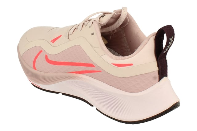 Nike Womens Air Zoom Pegasus 37 Shield Pink Trainers The Nike Women's Air Zoom Pegasus 37 Shield CQ8639 600 is a stylish and durable shoe featuring Nike's signature cushioning technology and a Shield upper for weather protection. It's designed to offer a lightweight and responsive ride, ideal for running and other high-intensity activities.
Nike Womens Air Zoom Pegasus 37 Shield CQ8639 - Barely Rose Flash Crimson 600