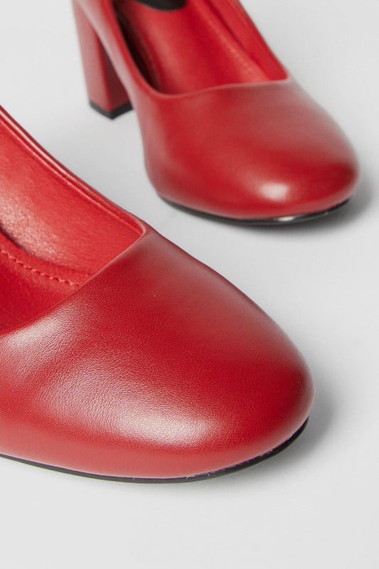 Red round toe court shoes online