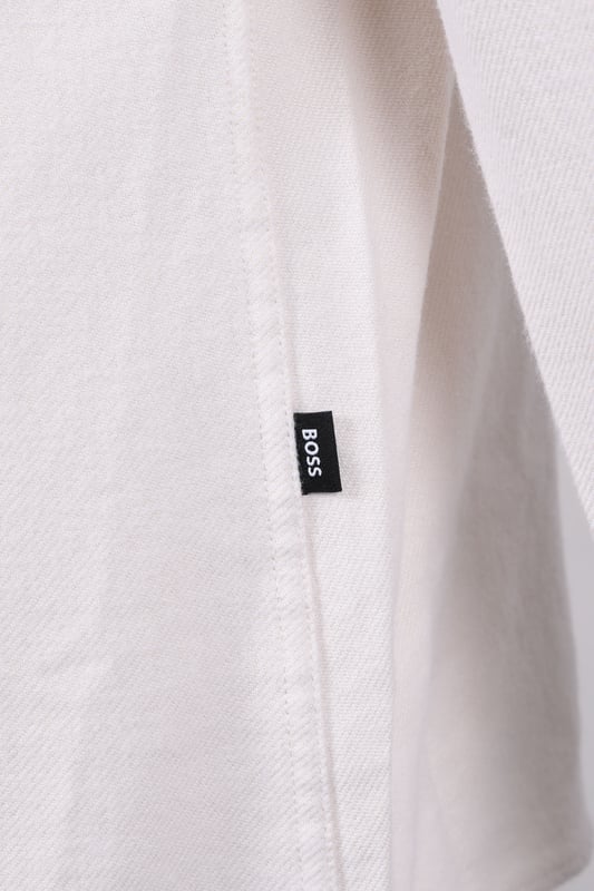 Boss C-roan-kent-c4-244 Shirt Open White
100% Cotton, brushed cotton shirt in a warm off white, perfect for layering and dressing up or down. This shirt with its casual collar also boasts a slimmer fit which is flattering and easy to wear.

Cotton
Slim Fit
Style - 50527782
