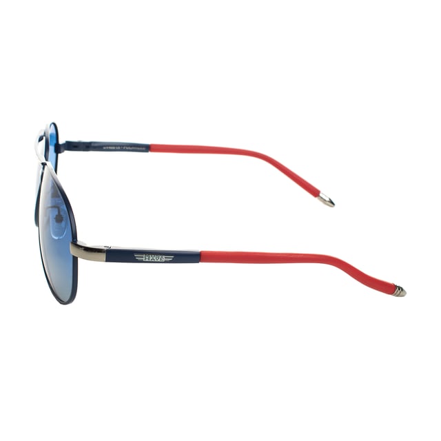 Gafas de sol Must Have estilo aviador unisex con lentes polarizados y protección UV 400, diseñadas para brindar la máxima protección ocular y estilo.

Con una montura de metal robusta y elegante.

Las lentes polarizadas con filtro UV 400 bloquean el 100% de los rayos UVA y UVB, reduciendo el deslumbramiento y proporcionando una visión más clara y cómoda.

El diseño incluye el logotipo de la marca grabado en las patillas y discretamente en una de las lentes, resaltando su autenticidad y carácter distintivo. 

Incluyen un paño de limpieza suave para mantener los lentes impecables y un estuche protector para guardarlas de forma segura.

Perfectas para complementar cualquier look, estas gafas son ideales para quienes buscan protección y estilo en una sola pieza.
 Medidas: Alto lente: 50 mm, Ancho lente: 58 mm, Puente: 13 mm, Patillas: 140 mm
 Composición: Metal
 Cuidados:
- Lavar solo con agua o, si fuese necesario, un jabón suave.
- Secar con el paño suave para evitar rayaduras.
- Evitar el contacto con superficies rigurosas o líquidos abrasivos.