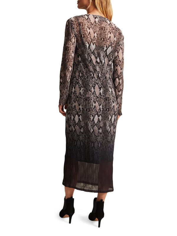 Elevate your style with our Alix Ombre Snake Dress. A midi length with a striking pattern, perfect for any casual occasion.