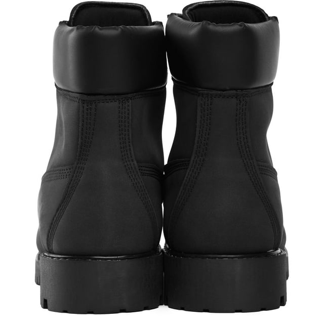 Adopte un enfoque sostenible y seguro hacia una forma sensata de estilo atemporal y tendencias imperecederas con los botines Tarwi de V.Gan. Elaborados con materiales veganos de primera calidad, con detalles exclusivos y ojales de metal, estos botines con cordones son una declaración ecológica y elegante. Aprobados por PETA y creados en una fábrica con certificación vegana, combinan la producción ética con un carácter destacado y un aspecto auténtico.