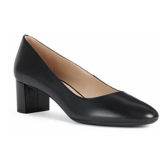 Oozing classic charm, Pheby 50 is a formal-looking court shoe and the perfect way to elevate a refined outfit or a special-event look. The upper in supple nappa rests on a mid-height column heel.