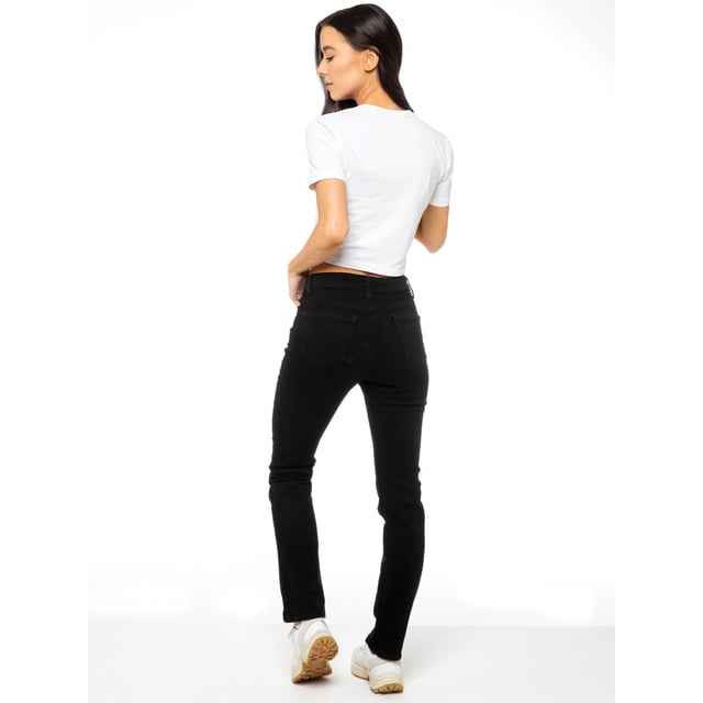 Enzo Womens Straight Leg Denim Jeans. Ausgestattet mit Markenknopf und Nieten mit Button Fly Fastening. Fügen Sie einen neuen Mode-Look in Ihr Leben. Toll zu tragen mit T-Shirt für den täglichen Gebrauch. Bequem und einfach zu tragen.