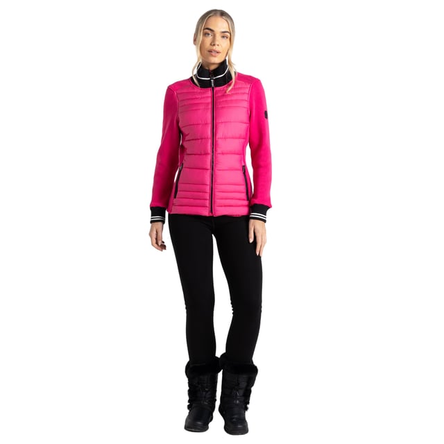 Material: Elastan, Nylon, Polyester: Elastan, nylon, polyester. Fyllning: Iloft. Design: Kontrastdetaljer. Tygteknik: Termiskt, vattentätt. Halsringning: Hög krage, ribbad krage. Ärm-typ: Långärmad. Manschett: Ribbad. Fickor: 2 sidofickor, dragkedja. Fästning: Hel dragkedja. Hållbarhet: Tillverkad av återvunnet material. 6 UK: 30 tum. 8 UK: 32 tum. 10 UK: 34 tum 12 UK: 36 tum 14 UK: 38 tum 20 UK: 45 tum 18 UK: 43 tum 16 UK: 40 tum