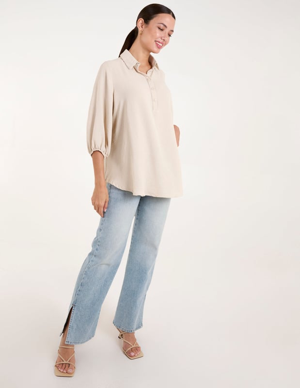 Need a workwear piece that shouts chic this summer? Discover this shirt, perfect for making a statement in the office.