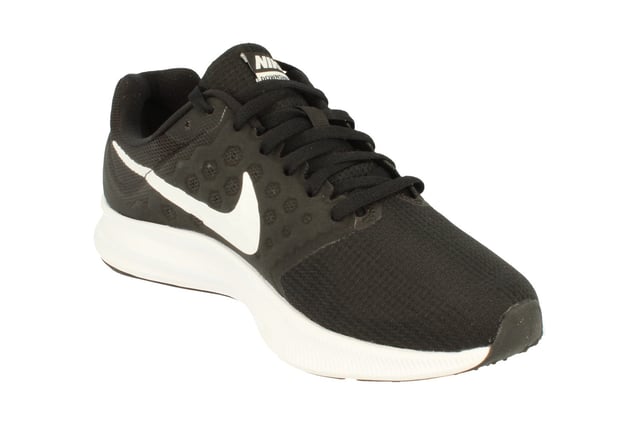 Nike women's downshifter 7 black 2025
