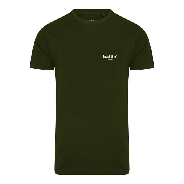 Heren t-shirt van het merk Ballin Est. 2013. Deze shirts van Ballin Est. 2013 zijn gemaakt van 100% biologisch katoen, en hebben tapered fit. Dit is een iets smallere pasvorm. Het zachte katoen zorgt voor een heerlijk draagcomfort.  Modelnaam: Small Logo ShirtCategorie: heren t-shirtMaterialen: biologisch katoenKleur: groen