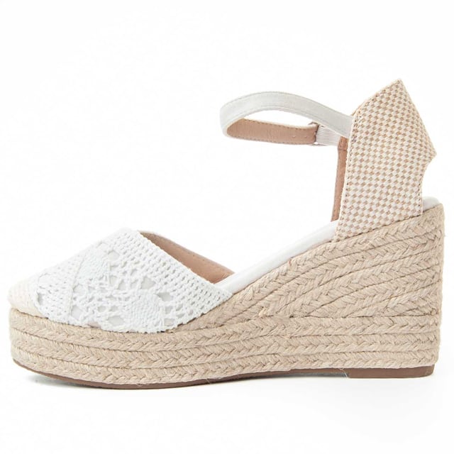 Espadrilles mit Keilabsatz für Damen. Gepolsterte Innensohle. Bequemes Tragegefühl. Rutschfeste Sohle. Verstärkte Nähte. Hergestellt von anderen Marken für unsere Marke. Ungefähr Maße: 10 cm Keil und 3 cm Plattform.