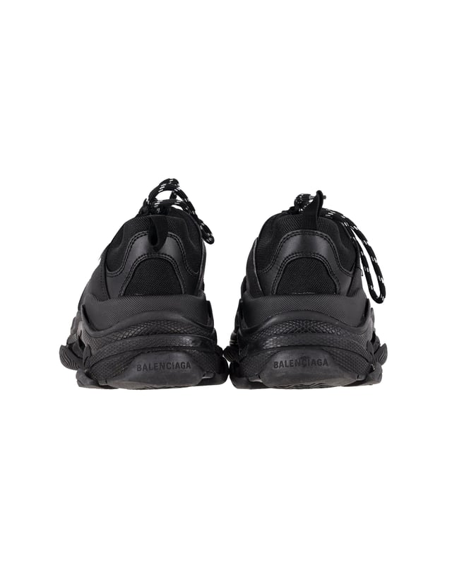 Balenciaga triple discount s retro sneaker