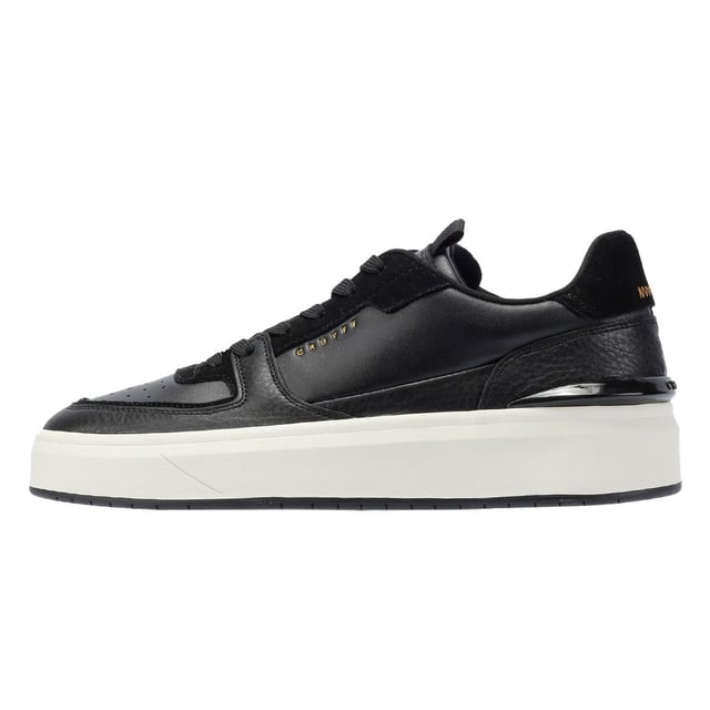 Diese Sneakers kombinieren weiches Leder, geprägtes Leder und Wildledereinsätze für ein hochwertiges Aussehen und Gefühl. Sie verfügen über eine tonale Schnürung und eine Zuglasche an der Zunge für einfaches Anziehen, während die herausnehmbare EVA-Einlegesohle unter den Füßen gepolsterten Komfort bietet. Auf einer dicken Gummicupsohle gesetzt, sind diese Sneakers mit perforierten Zehendetails und der charakteristischen Cruyff-Markierung versehen, die sowohl Stil als auch Qualität liefern.