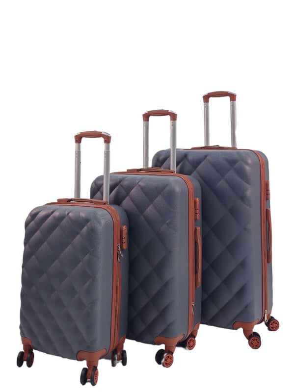 Müheloses Reisen beginnt mit unserem 8-Rad-Leichtkoffer-Set. Reisen Sie mit Leichtigkeit: Machen Sie Ihre Reise so reibungslos wie möglich mit unserem stilvollen Kabinenkoffer mit 8 Spinnerrädern, die volle 360-Grad-Manövrierfähigkeit bieten. Verabschieden Sie sich von der Frustration, Ihr Gepäck schieben oder schleppen zu müssen – lassen Sie es mühelos neben sich rollen. Der höhenverstellbare ausziehbare Griff sorgt für Komfort und Sie können kleine Taschen und das Nötigste bequem darauf platzieren. Leicht und langlebig: Entlasten Sie das Reisen mit einem leichten Außengehäuse aus strapazierfähigem ABS-Polycarbonat. Dieses Design sorgt dafür, dass der Koffer so leicht wie möglich ist und gleichzeitig flexibel bleibt, um die letzten Habseligkeiten unterzubringen. Für zusätzliche Sicherheit verfügt der Koffer über ein 3-stelliges Zahlenschloss, das Ihre Gegenstände während des Transports sicher verwahrt. Kompatibilität mit Fluggesellschaften: Unser Kabinenkoffer wurde speziell für die unterschiedlichen Anforderungen verschiedener Fluggesellschaften in Großbritannien, Europa und Nordamerika entwickelt und ist mit großen Fluggesellschaften wie easyJet, British Airways, Delta, Ryanair (Priority Boarding), Virgin Atlantic und anderen kompatibel. Bitte erkundigen Sie sich vor dem Kauf bei Ihrer jeweiligen Fluggesellschaft, um eine nahtlose Kompatibilität sicherzustellen. • 8 x 360°-Doppel-Spinnerräder für bessere Manövrierfähigkeit • ABS-Polycarbonat-Hartschalenkonstruktion für Langlebigkeit • 4 Innentaschen zur Organisation • Selbstsichernder Teleskopgriff und umlaufender Reißverschluss für einfache Handhabung. • Elastischer Verschluss für zusätzliche Sicherheit. • 20-Zoll-Kabinenkoffer – Größe 50 x 31 x 25 cm, Gewicht: 2,7 kg, Fassungsvermögen: 38 Liter • 24-Zoll-Mittelkoffer – Größe 60 x 41 x 26 cm, Gewicht: 3,5 kg, Fassungsvermögen: 64 Liter • 28-Zoll-Großkoffer – Größe 70 x 48 x 29 cm Gewicht: 4,3 kg Fassungsvermögen: 97 Liter Komplettset 3 Größen | Kabine+ Mittel+ Groß