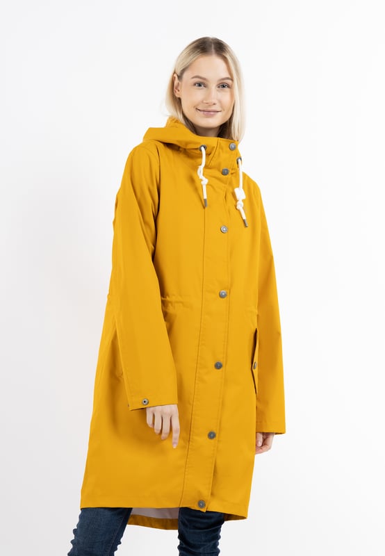 Deze trendy regenjas van ICEBOUND verrijkt je garderobe niet alleen op regenachtige dagen. Wij zijn onder de indruk van de hoogwaardige uitrusting, de slanke, lange parkavorm en de hoge opstaande kraag. Het zachte, gecoate materiaal voelt elegant aan en is door zijn lichtheid comfortabel om te dragen. Dankzij de polyurethaancoating en gesealde naden biedt de jas betrouwbare bescherming tegen wind en water. Daarnaast is er de grote capuchon, die indruk maakt met een stijlvol koord en gegraveerde logo-oogjes. De ritssluiting eindigt in een praktische kinbescherming en de twee met flappen beschermde handzakken bieden allerlei ruimte. De typische ijsberg van het merk op de borst complementeert de populaire ICEBOUND outdoor-look.  Regenjack met subtiele print op de achterkant van de buitenstof