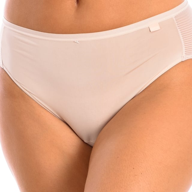Invisible panty Janira.
 High waist.
 Beige
 Tonal elastic waistband.
 It has a very soft and ultra-fine touch, it is enveloping and silky, almost impalpable, to achieve the desired effect, very comfortable. Pick up and hold well.

 Composition: 76% Polyamide, 24% Elastane.

 Wash at a maximum temperature of 30º.
 - Do not bleach.
 - Do not use dryer.
 - Do not iron.
 - Do not dry clean.
 Composition: 76% Polyamide, 24% Elastane.
 Care:
Wash at a maximum temperature of 30º.
 - Do not use bleach.
 - Do not use dryer.
 - Do not iron.
 - Do not dry clean.