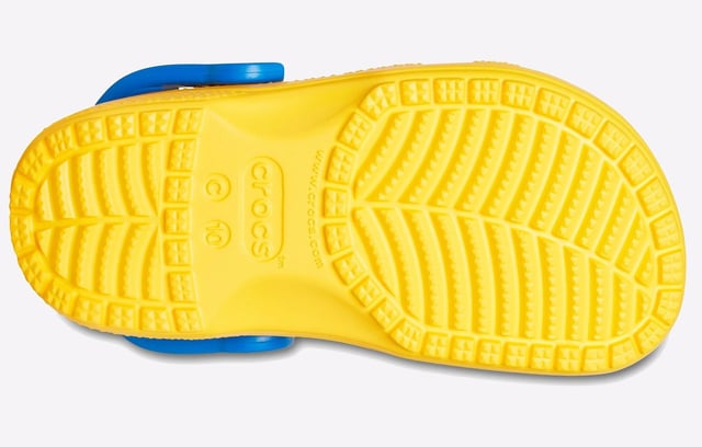 Real Fun Shoes For Real Fun Kids. A decade after their introduction, the Minions are still popular no matter how old or young. Crocs Fun Lab styles feature original character-rich graphics resulting in more fun for the little ones.
-Uppers featuring Minions graphics where kids can interact with them
-Pivoting heel straps for a more secure fit
-Croslite foam for support and comfort
-Iconic Crocs Comfort: Lightweight. Flexible. 360-degree comfort.