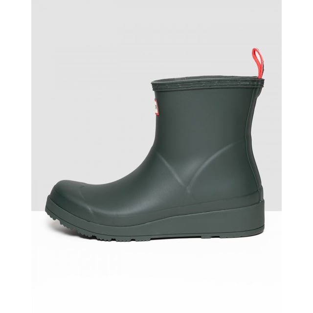 A new, versatile, lightweight, colourful and completely waterproof rain boot. Handcrafted from 10 individual parts, this new boot is a simplification of the Hunter Original design language, retaining the most iconic elements of the classic Original Tall Boot. Perfect for festivals, it has a pull tab at the heel for ease of foot entry.

Waterproof
Handcrafted from natural rubber
Lightweight
Hunter Original branding