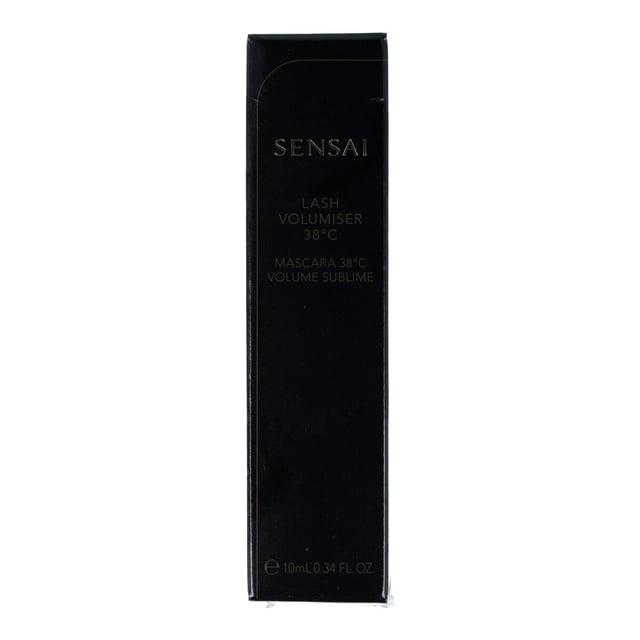 VOLUMEN ESPECTACULAR Y PEINADO DE PESTAÑAS PERFECTO. La fórmula resistente al agua y al aceite a 38 °C con Lash Volumising Film Formula envuelve las pestañas y brinda un volumen dramático, mientras que el cepillo en espiral triple especialmente diseñado separa perfectamente cada pestaña desde la raíz hasta la punta, para un verdadero efecto sorprendente. Puede eliminarse suavemente con agua a una temperatura mínima de 38ºC. En negro profundo.