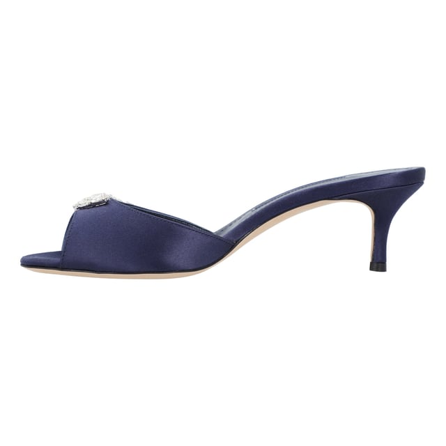 Heel measures approximately 50mm/ 2 inches
Green satin
Slip onMeasurments:  height: 500 mm