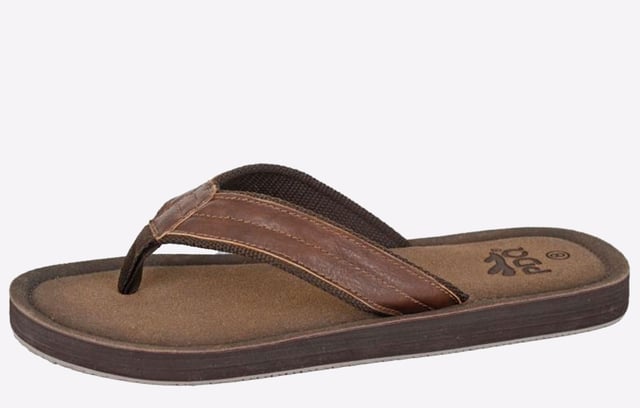 Elevate your summer style with PDQs Rostron Flip Flops. Crafted with a padded strap adorned with intricate stitching, these flip flops are a fusion of casual comfort and on trend fashion, boasting a warm brown hue that effortlessly complements any summer ensemble whilst ensuring a secure and comfortable fit with each step.
 - Synthetic upper 
 - Intricate stitch detailing 
 - Lightly padded strap for comfort 
 - EVA/TPR Sole